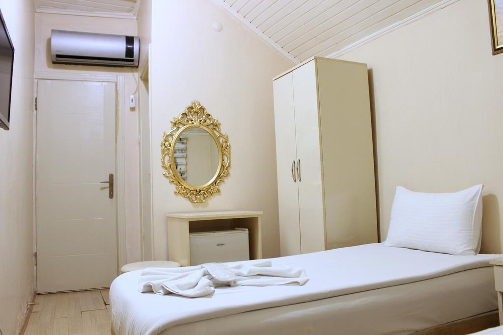 Simge Hotel Istanbul Bagian luar foto