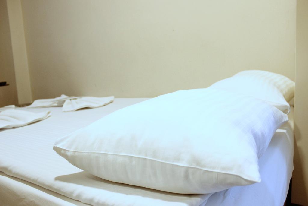 Simge Hotel Istanbul Bagian luar foto